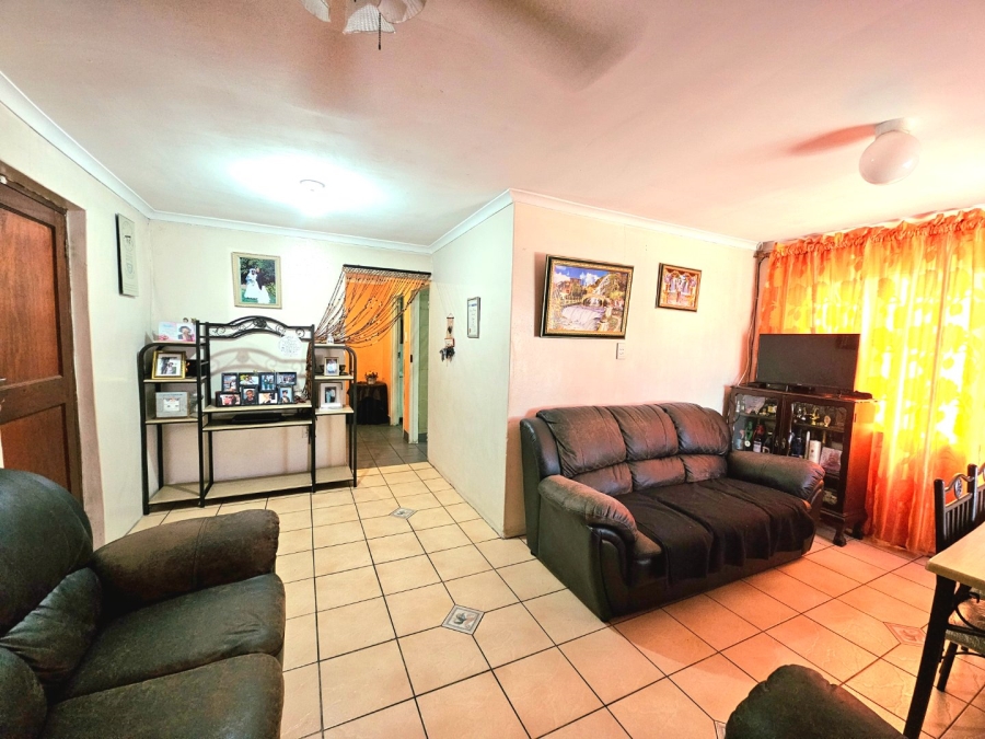 3 Bedroom Property for Sale in Roosendal Western Cape